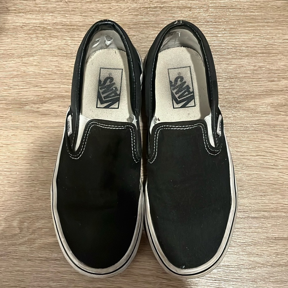 VANS Black authentic slip ons W 7.5, M 6